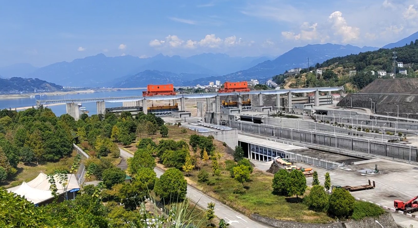 三峡大坝2.jpg
